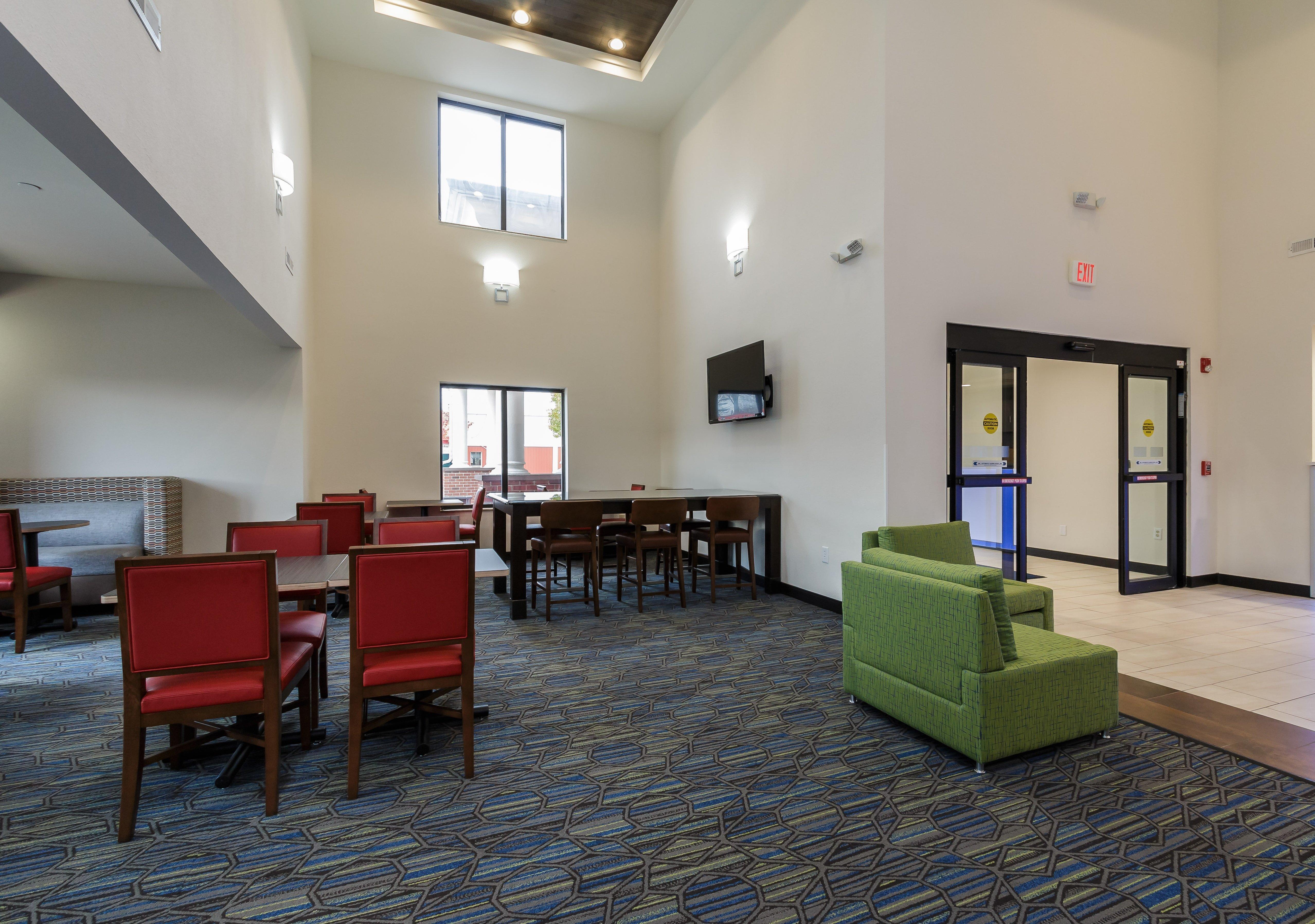 Holiday Inn Express & Suites - South Bend - Notre Dame Univ. Exterior foto