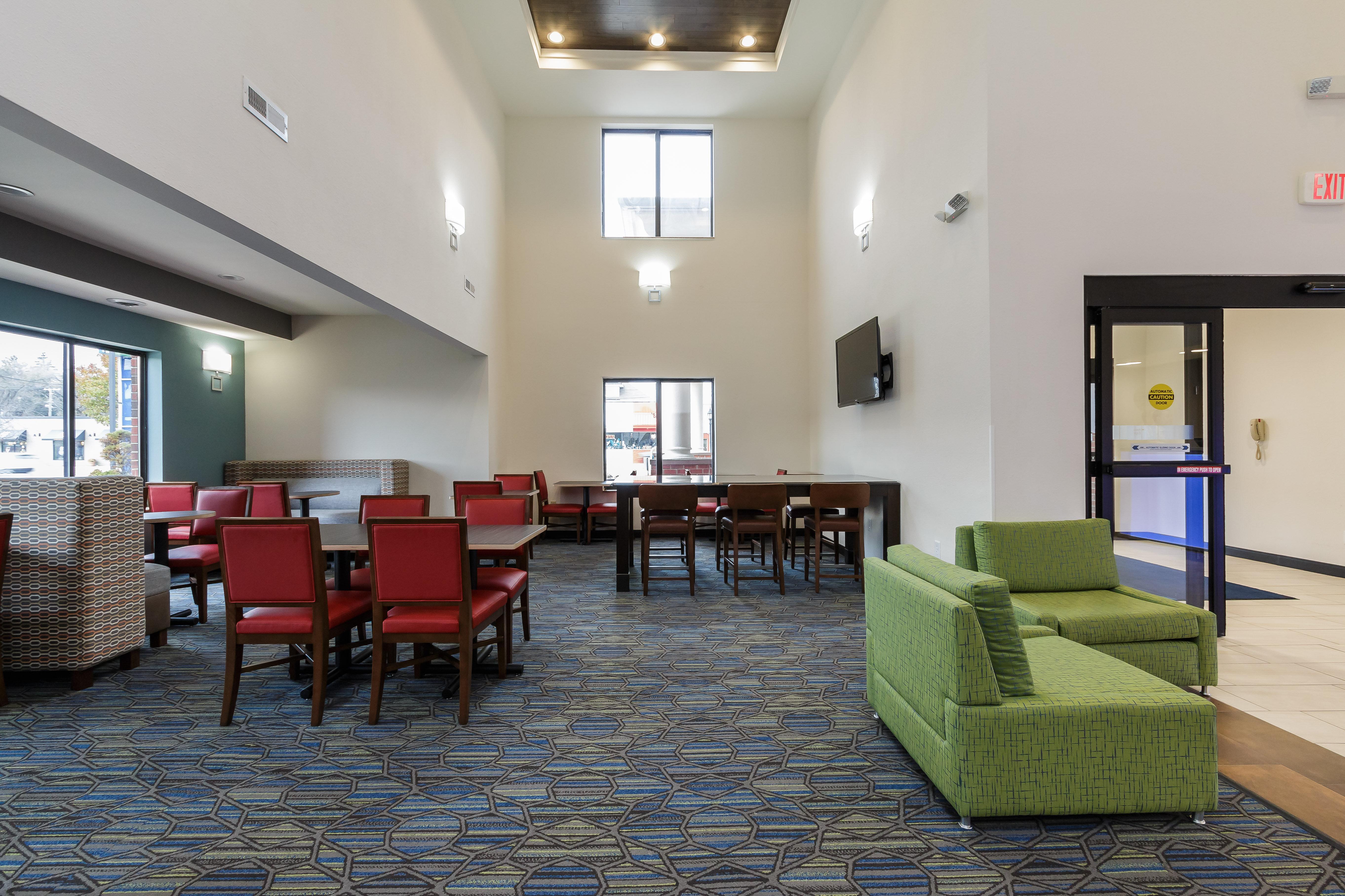 Holiday Inn Express & Suites - South Bend - Notre Dame Univ. Exterior foto