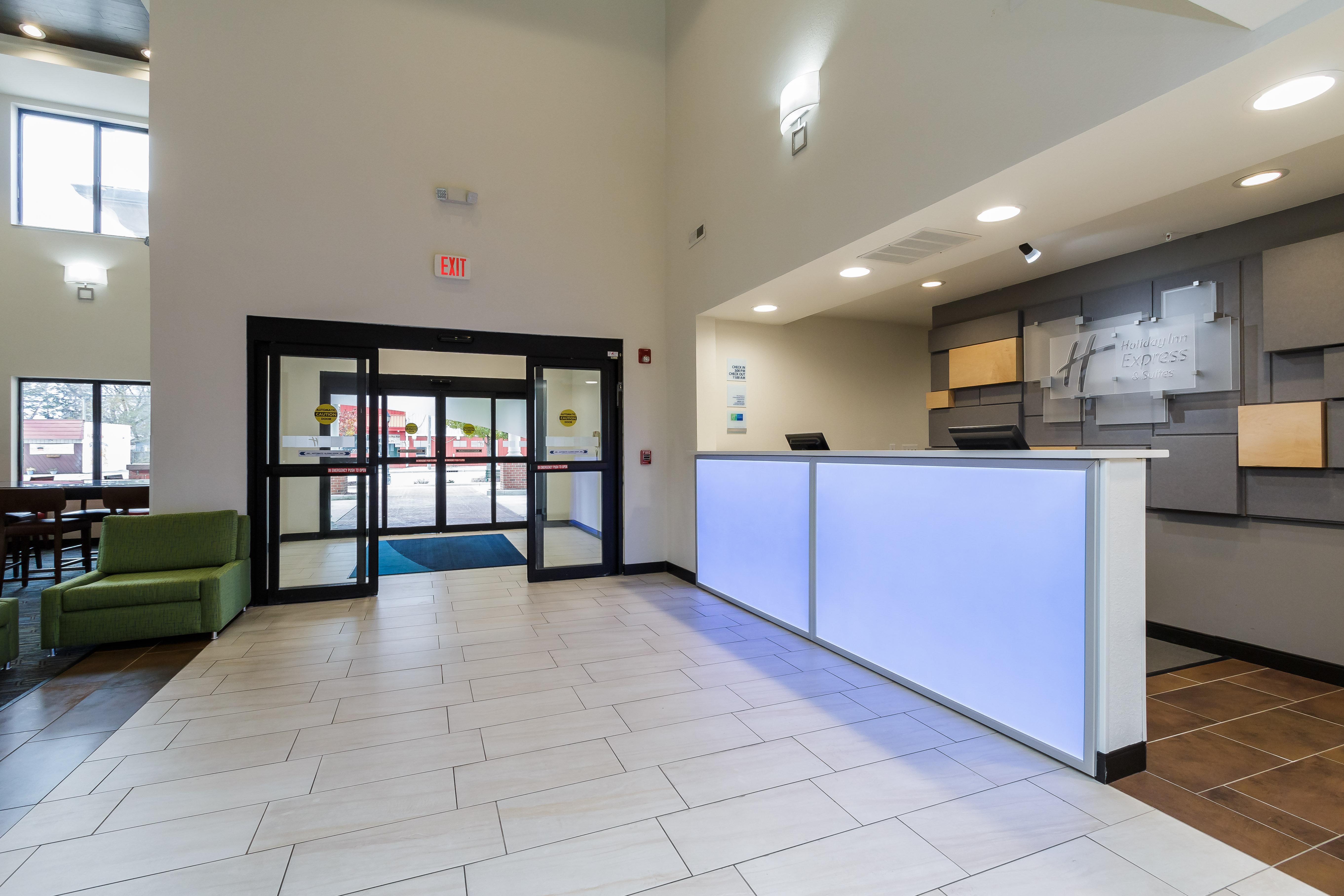Holiday Inn Express & Suites - South Bend - Notre Dame Univ. Exterior foto